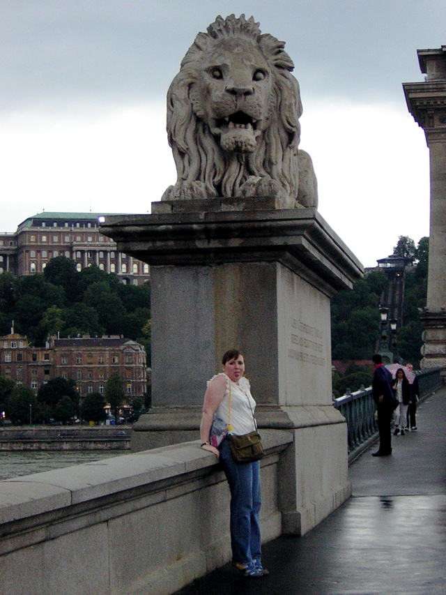 Budapest - Melissa and tongue-less lion